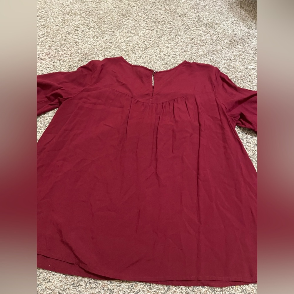 Old Navy Maroon Blouse with Textured Design size L - Picture 7 of 7